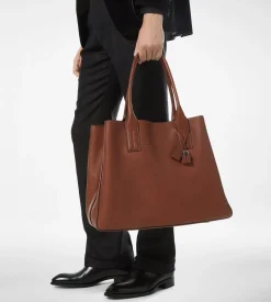 GRAIN LEATHER T-LINE EAST-WEST TOTE