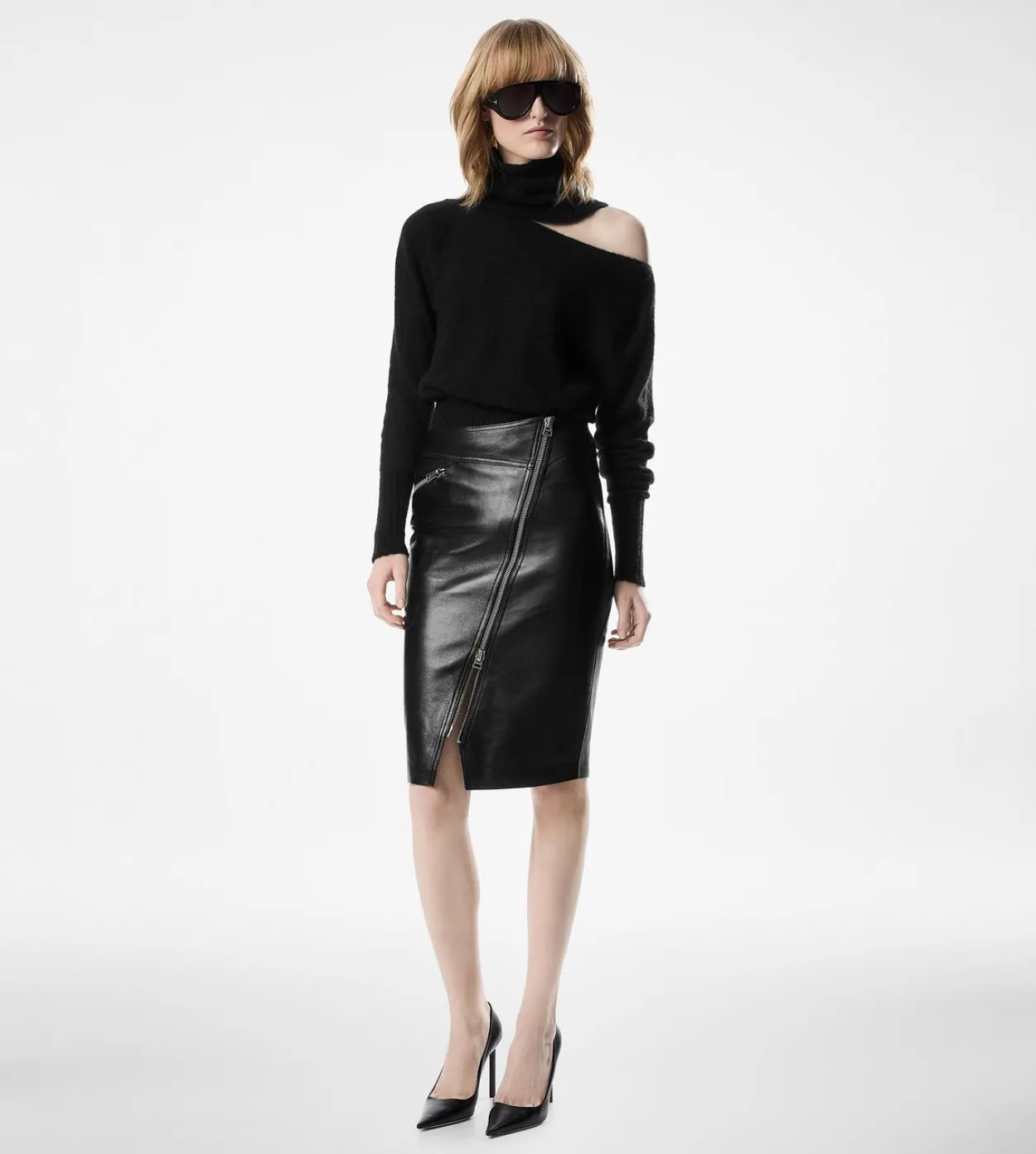 KNEE-LENGTH DIAGONAL ZIP LEATHER SKIRT