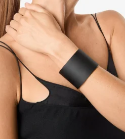 MATTE LACQUERED BRASS FERA CUFF