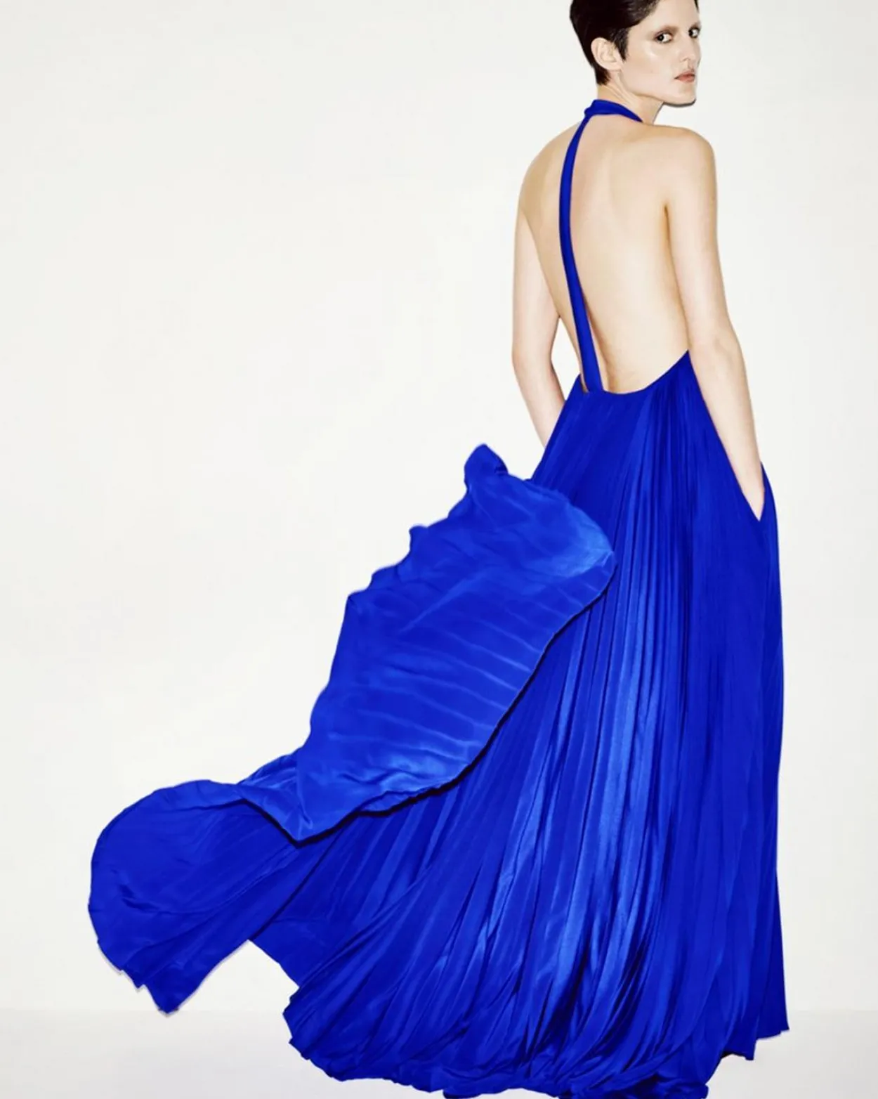 SILK HALTERNECK SUNRAY PLISSE EVENING DRESS