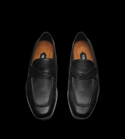 SOFT SUPPLE LEATHER GIGI TWISTED BAND LOAFER