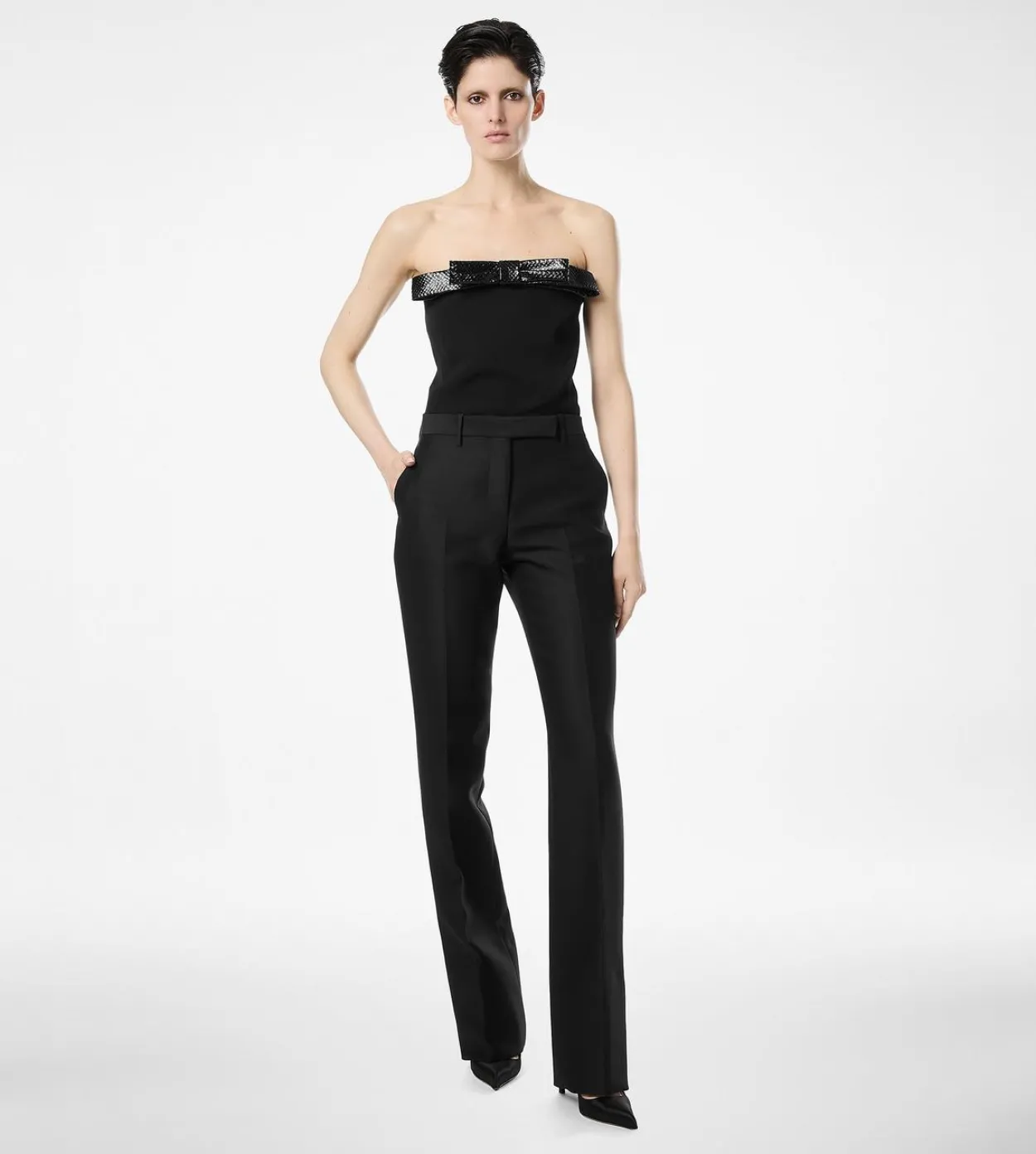 STRAPLESS TOP WITH BOW DETAIL