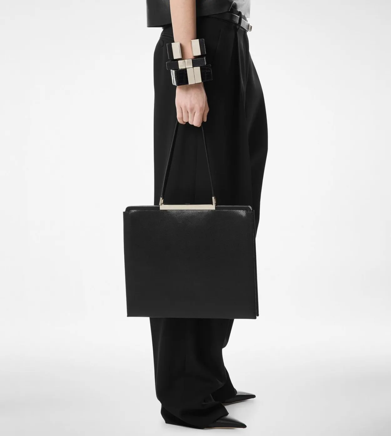 SUPPLE GRAIN LEATHER PATRICK SHOULDER BAG